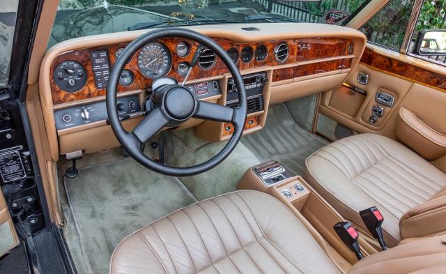 Rolls Royce Corniche image 1