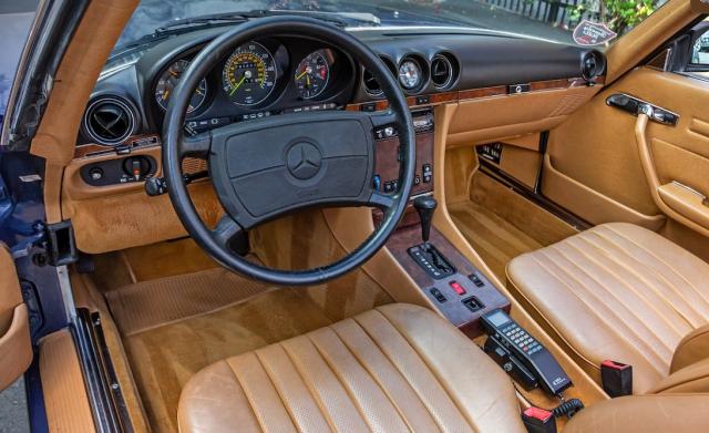 Mercedes Benz 560 image 6