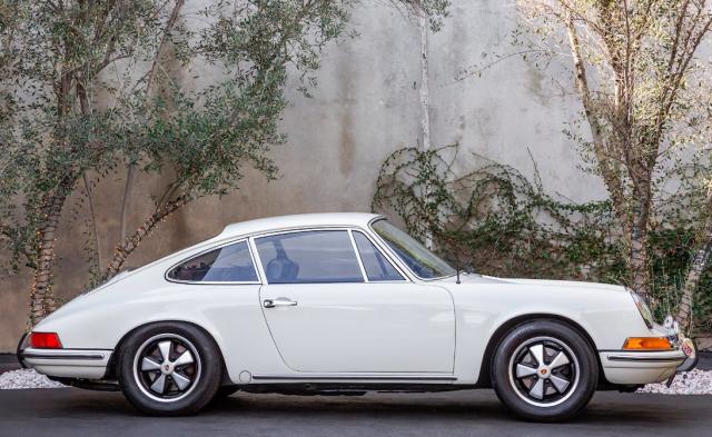 Porsche 911 image 2