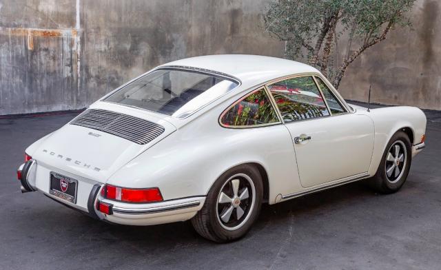 Porsche 911 image 1