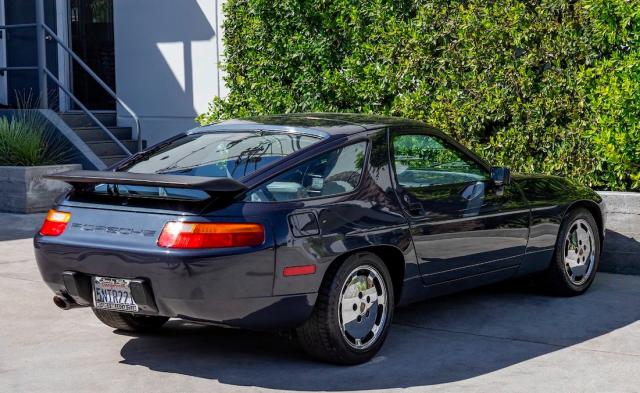 Porsche 928 image 2