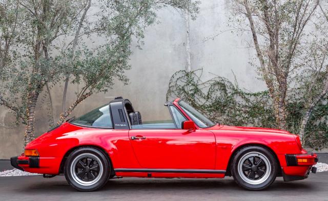 Porsche 911 image 2
