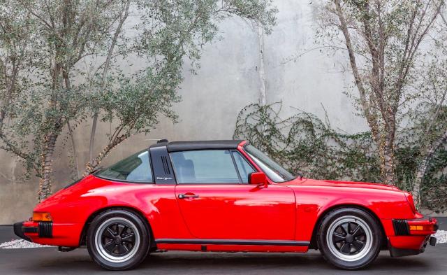 Porsche 911 image 4