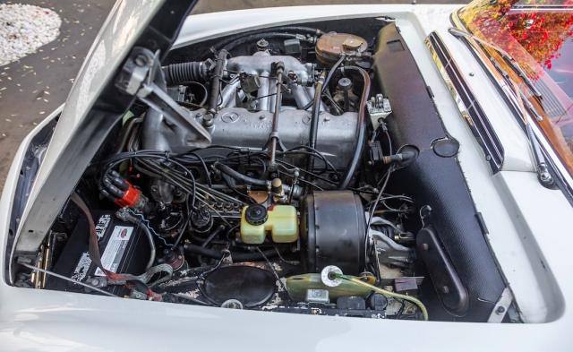 Mercedes Benz 230 image 4