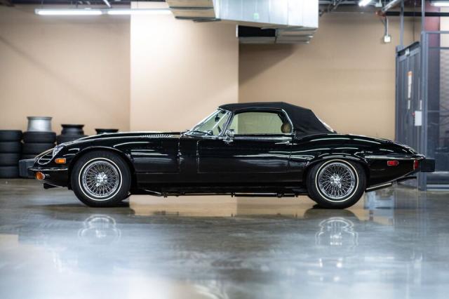 Jaguar E-Type image 3