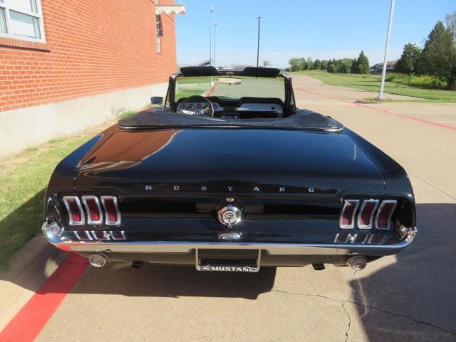 Ford Mustang image 9