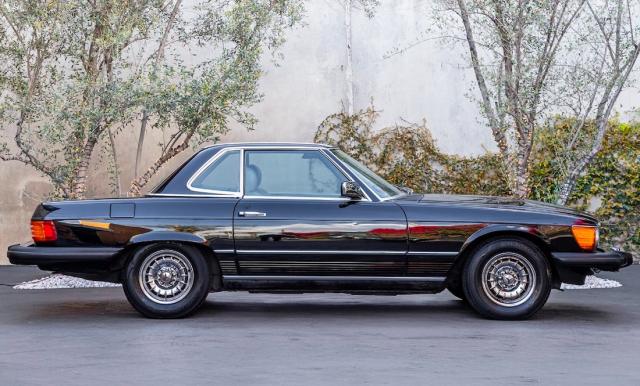 Mercedes Benz 380 image 4