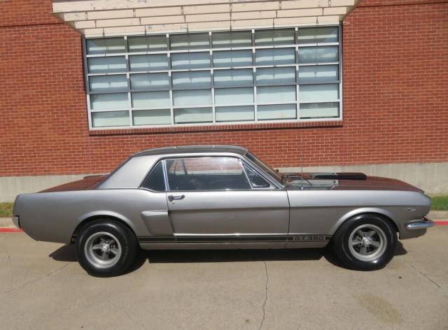 Ford Mustang image 4