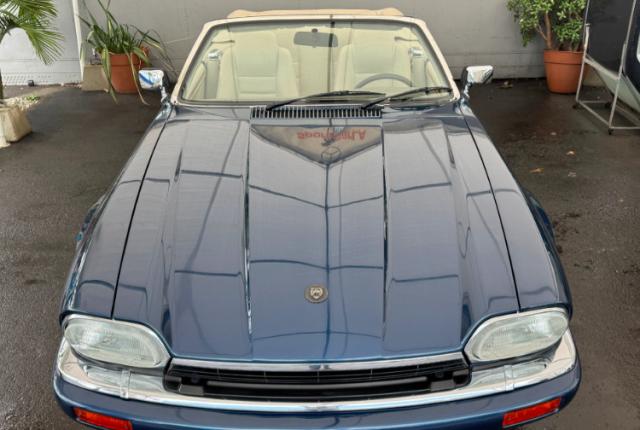 Jaguar Xjs image 4
