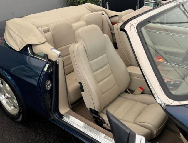 Jaguar Xjs image 2