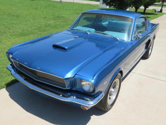 Ford Mustang image 7