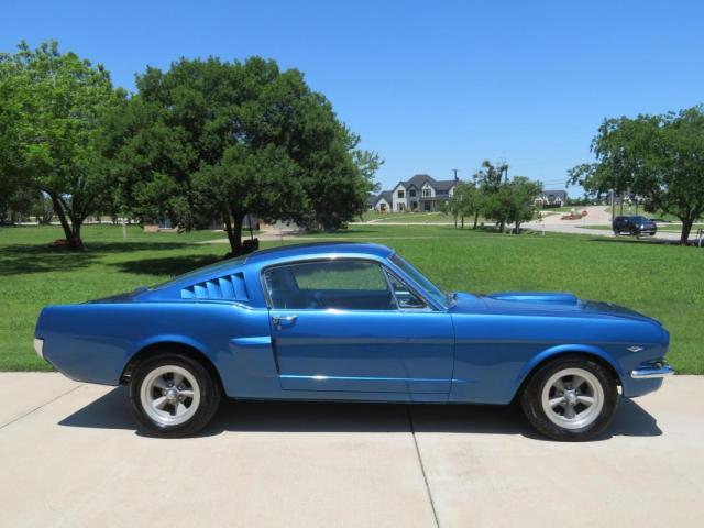 Ford Mustang image 6