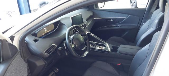 Peugeot 3008 image 2