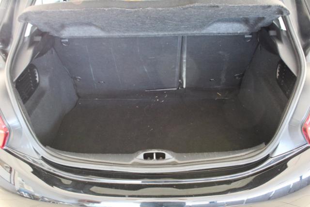 Peugeot 208 image 4
