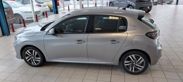 Peugeot 208 image 7