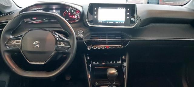 Peugeot 208 image 8