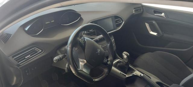 Peugeot 308 image 3