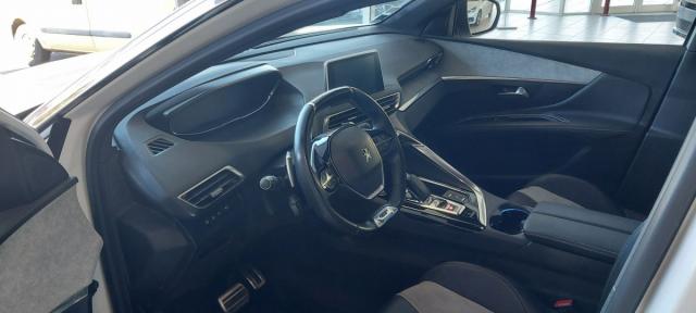 Peugeot 3008 image 8