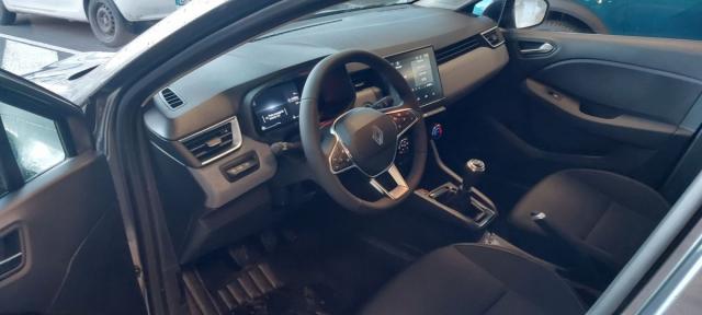 Renault Clio image 2