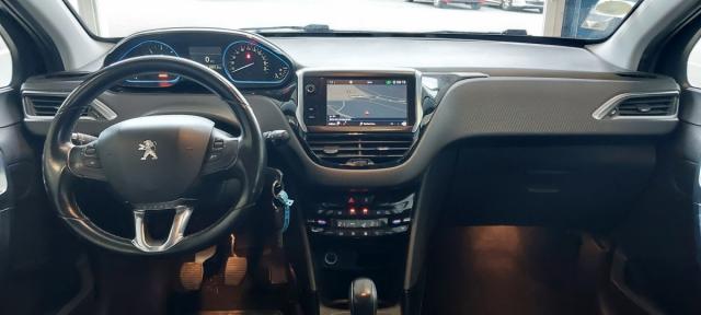 Peugeot 2008 image 1