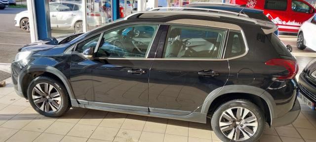 Peugeot 2008 image 3