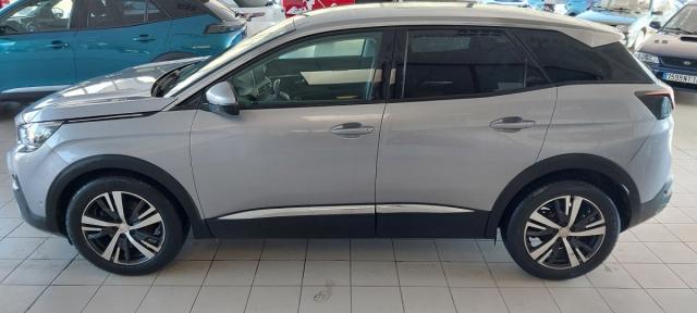 Peugeot 3008 image 2