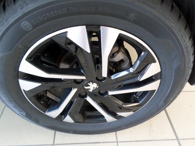 Peugeot 2008 image 9