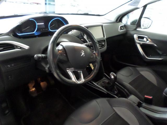 Peugeot 2008 image 3