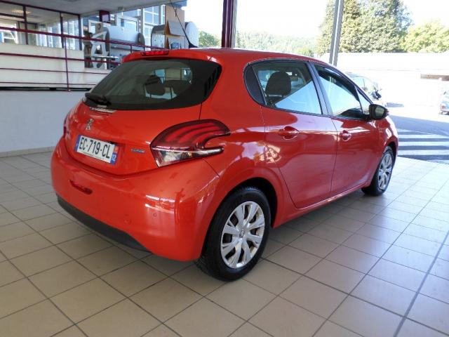 Peugeot 208 image 8