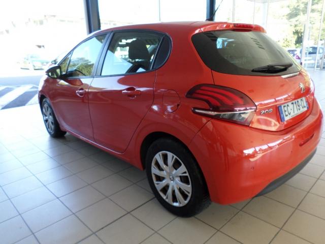 Peugeot 208 image 9