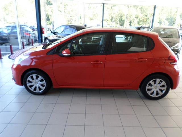 Peugeot 208 image 3