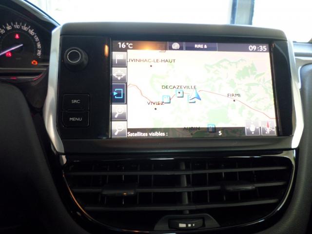 Peugeot 208 image 6