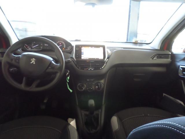 Peugeot 208 image 2