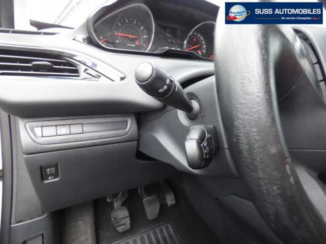 Peugeot 208 image 1