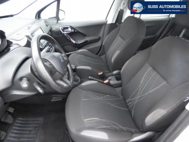 Peugeot 208 image 9