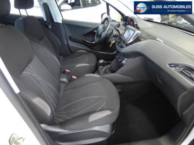 Peugeot 208 image 6