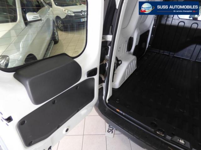Renault Express Van image 4