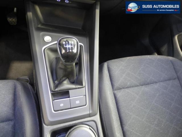 Volkswagen Golf image 8