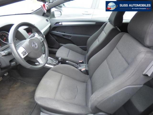 Opel Astra Gtc image 6