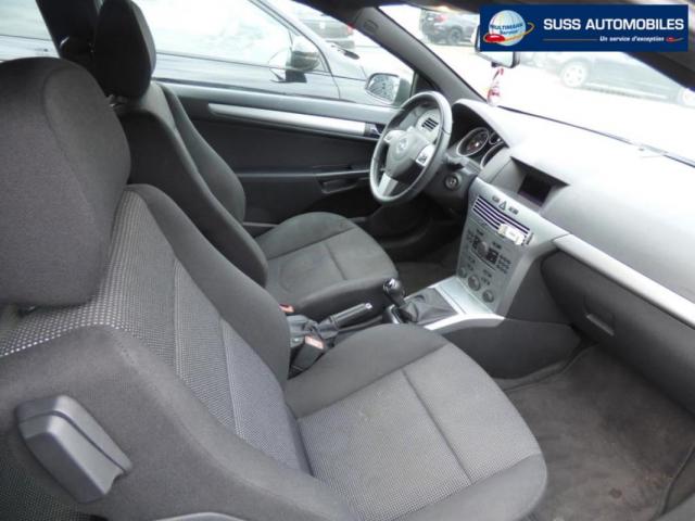 Opel Astra Gtc image 9