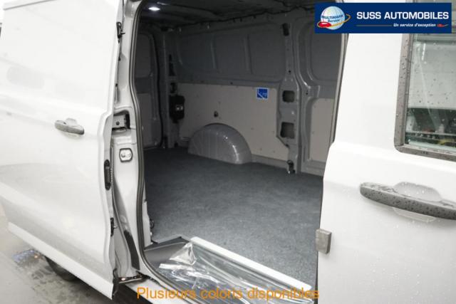 Volkswagen Transporter image 6