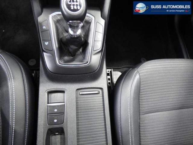 Ford Kuga image 8