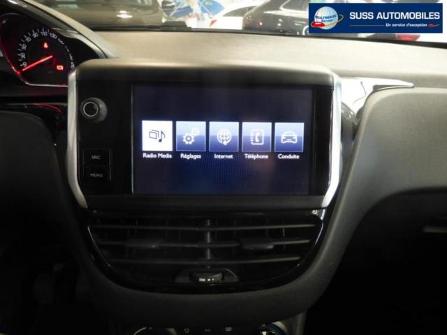 Peugeot 208 image 2