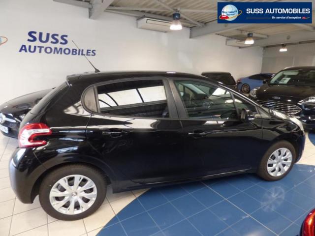 Peugeot 208 image 8