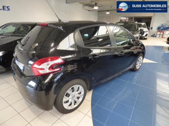 Peugeot 208 image 9