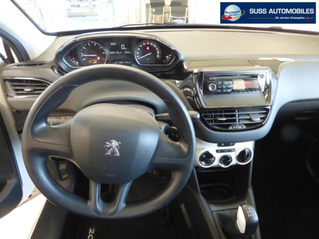 Peugeot 208 image 9