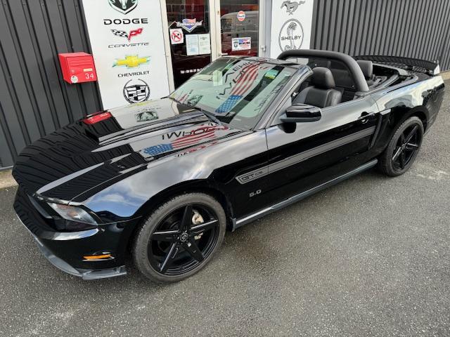 Ford Mustang Convertible image 3