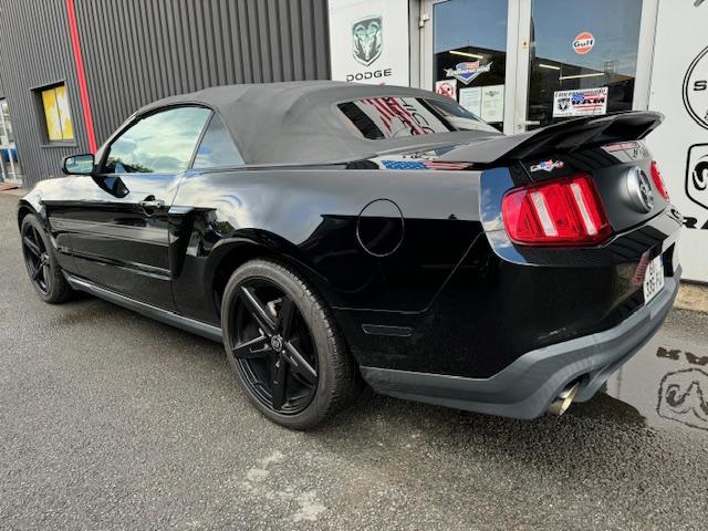 Ford Mustang Convertible image 5