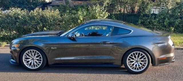 Ford Mustang image 6