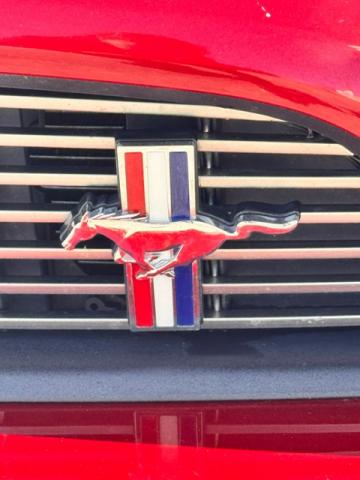Ford Mustang Convertible image 3